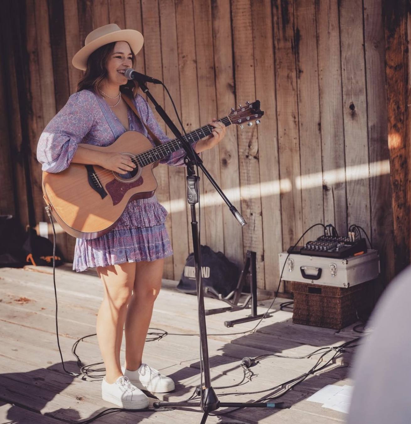 Lou Lou Live This Sunday @ The Tahi Bar + Kitchen