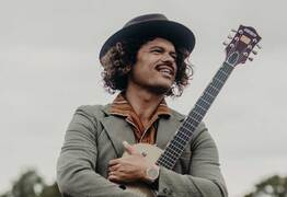 Ash Grunwald @ Ōamaru Opera House