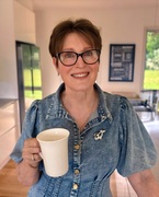 Antoinette Raynal is the conductor of connection and belief