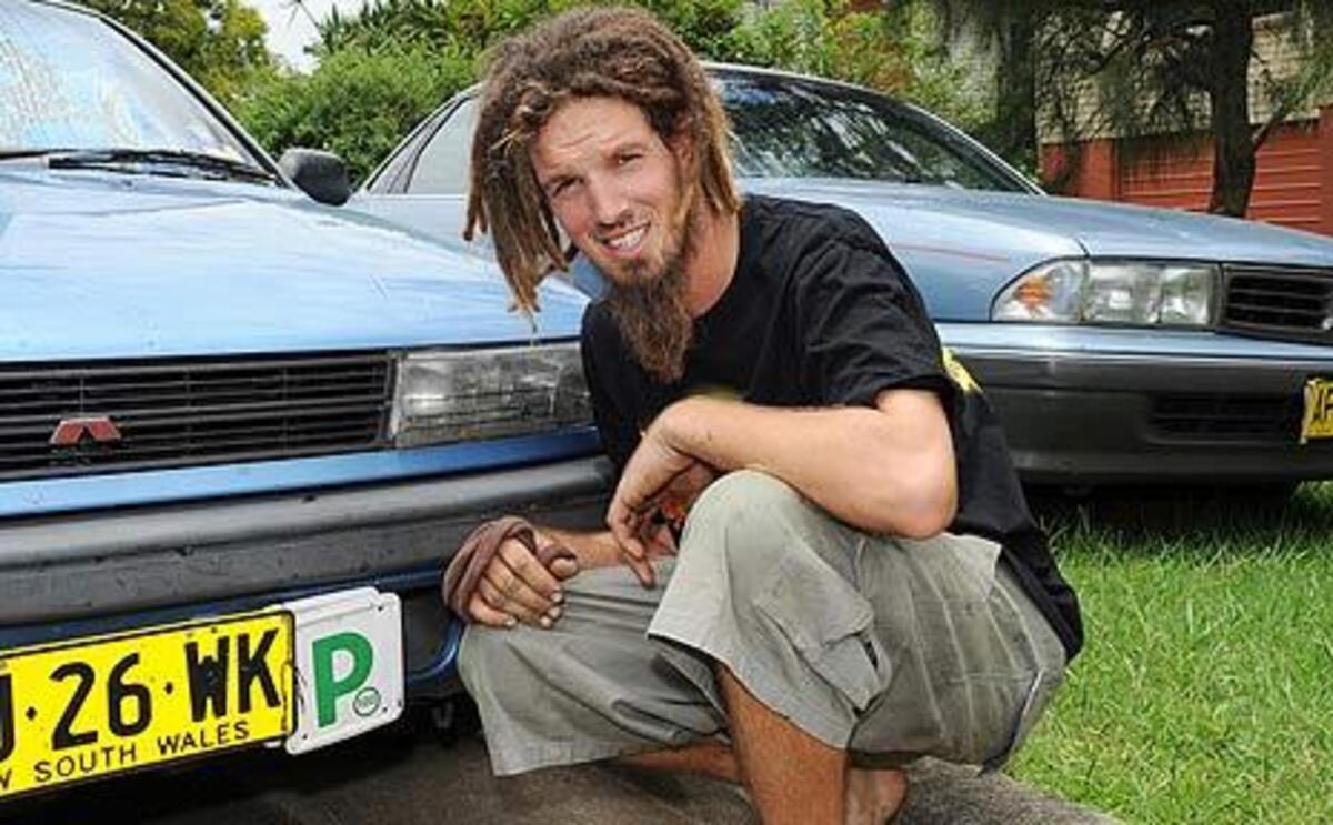 P Platers over 25 allowed to access GPS on phones while driving