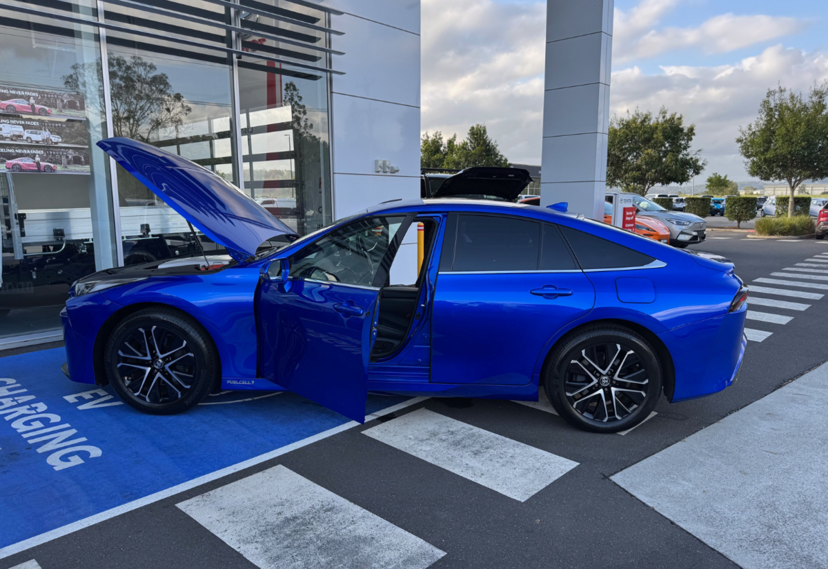 Lismore gets a look at its first hydrogen car
