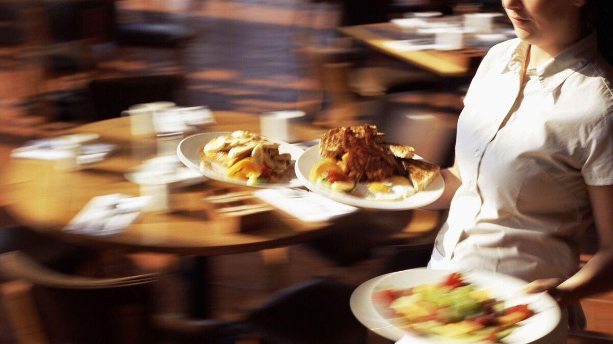 Bullying, low wages for tourism and hospo workers - survey