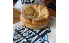 Tommy's Tummy Pie Review: Fat Bastard Pie's Mince & Cheese Pie
