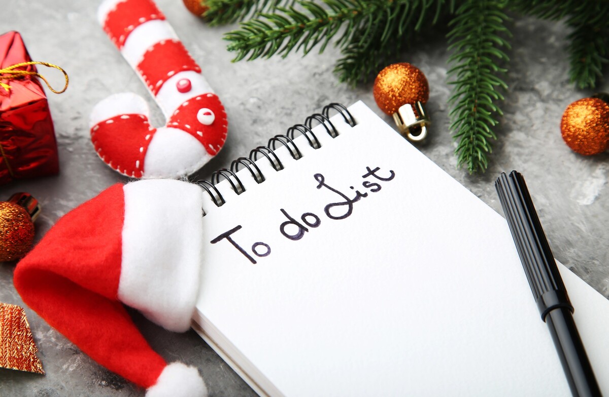 The Holiday Season Group Chat Survival Guide