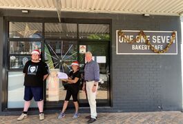 Christmas spirit lights up Warren