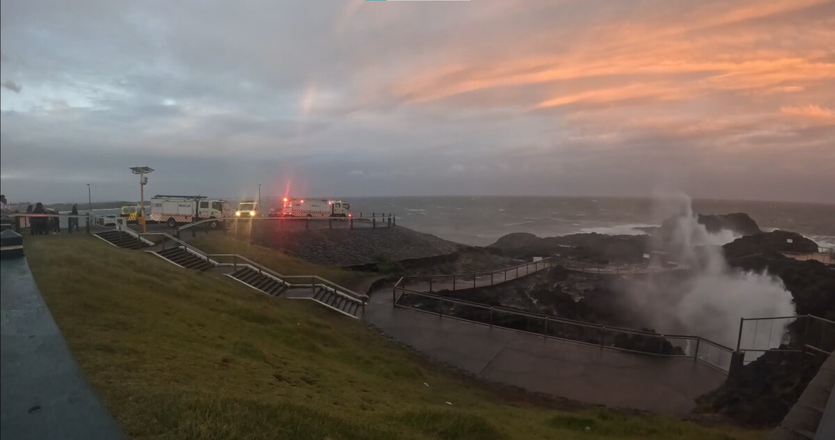 SES volunteers risk lives to save sightseer injured at Blowhole during wild weather