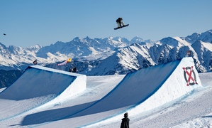 Zoi Sadowski-Synnott claims second place finish at LAAX Open Snowboard Slopestyle World Cup