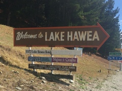 New Hāwea welcome sign back on agenda