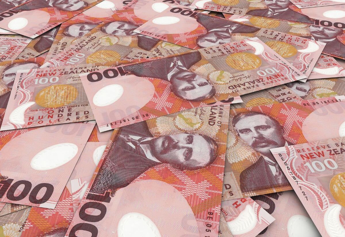 Inflation Drop Raises Hopes for Rate Cuts