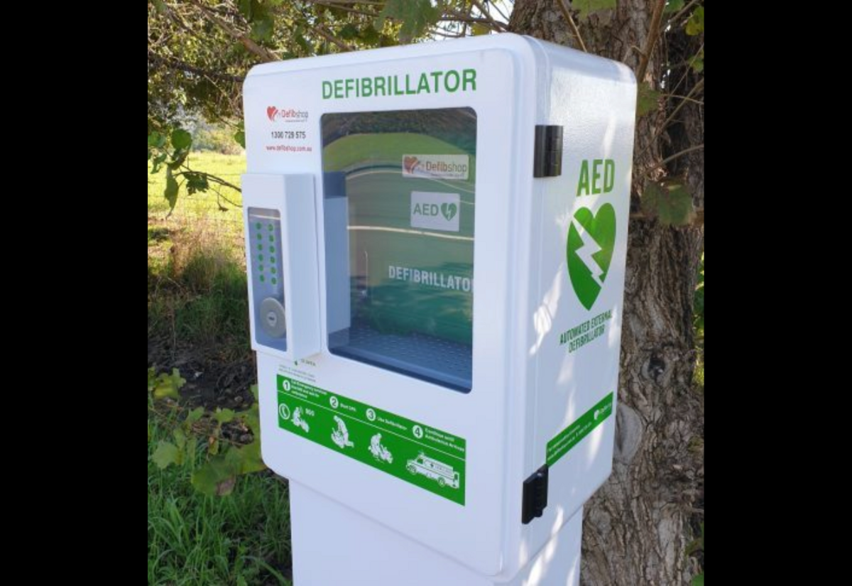 Life-saving defibrillators for Lismore Electorate sports facilities