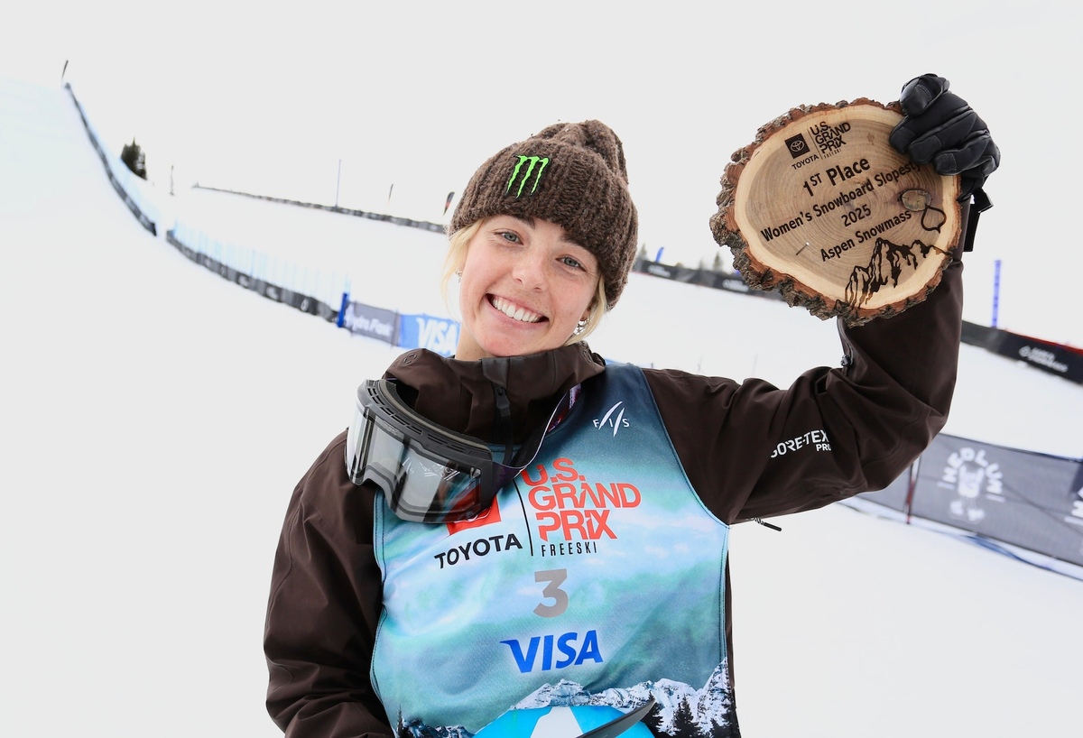 Zoi Sadowski-Synnott wins Snowboard Slopestyle World Cup