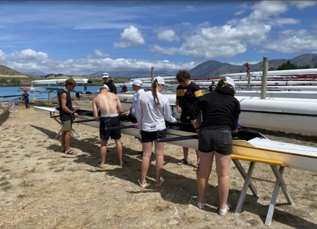 Silver medal for Wānaka rowers at South Island Champs 