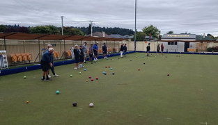 Bowls fundraiser boosts Dunstan Hospital