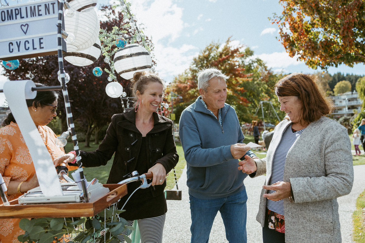 Festival fans pay it forward