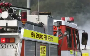 Large fire rages in Northland's Waipoua Forest, homes threatened