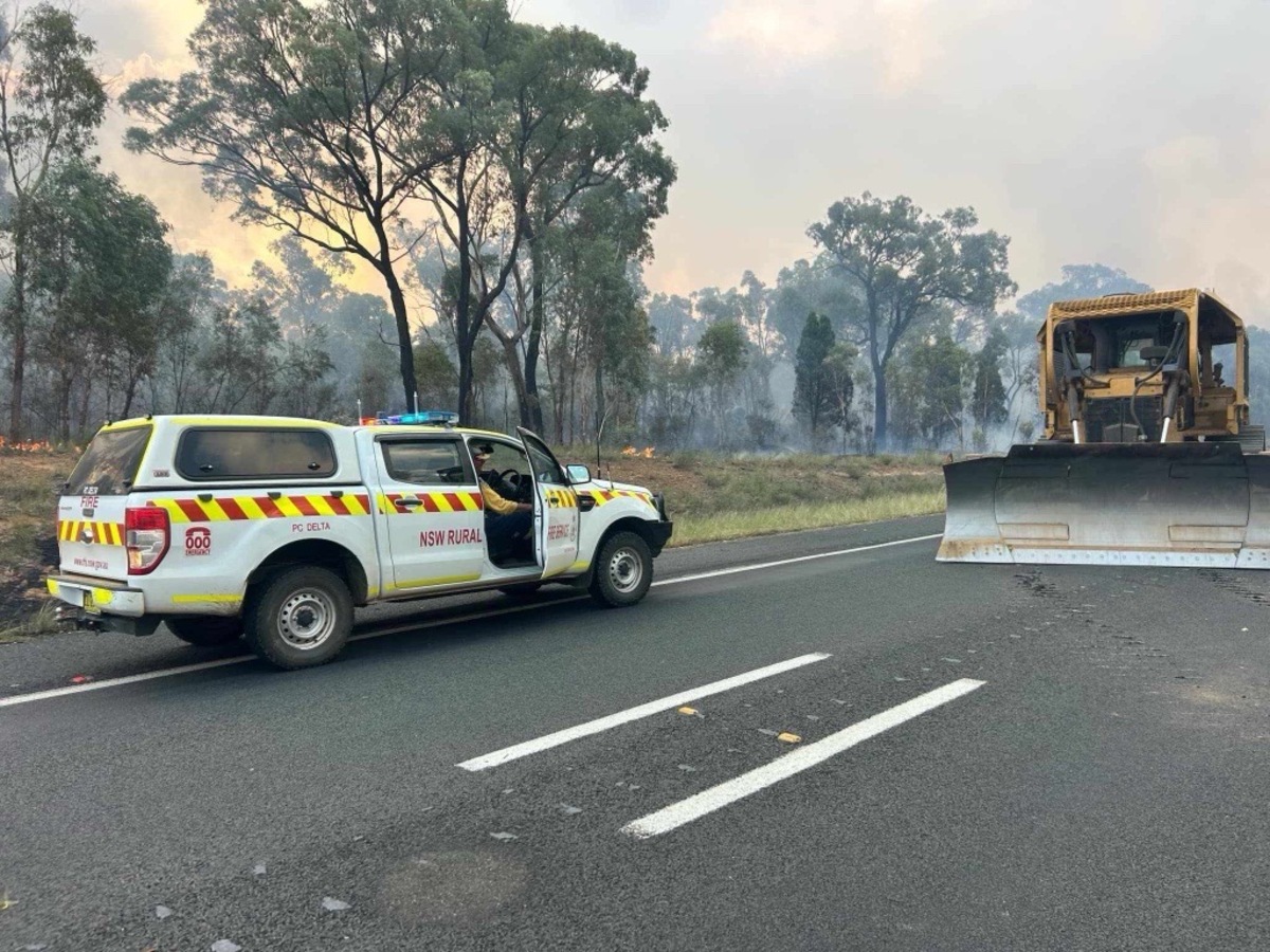 Newell Highway open for travel after bushfire contained