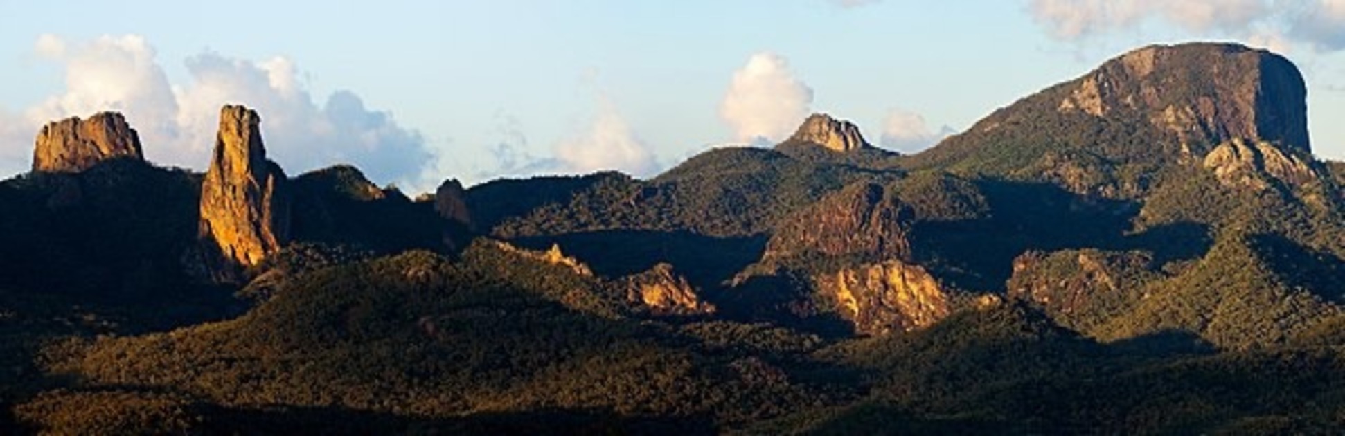 Warrumbungle walking tracks closed due to extreme fire danger