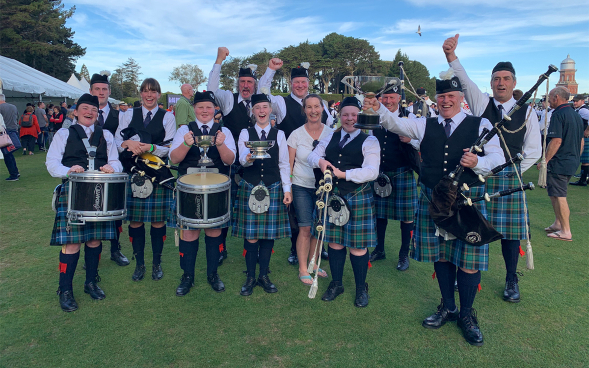 Pipes & Drums descend en mass to Invercargill
