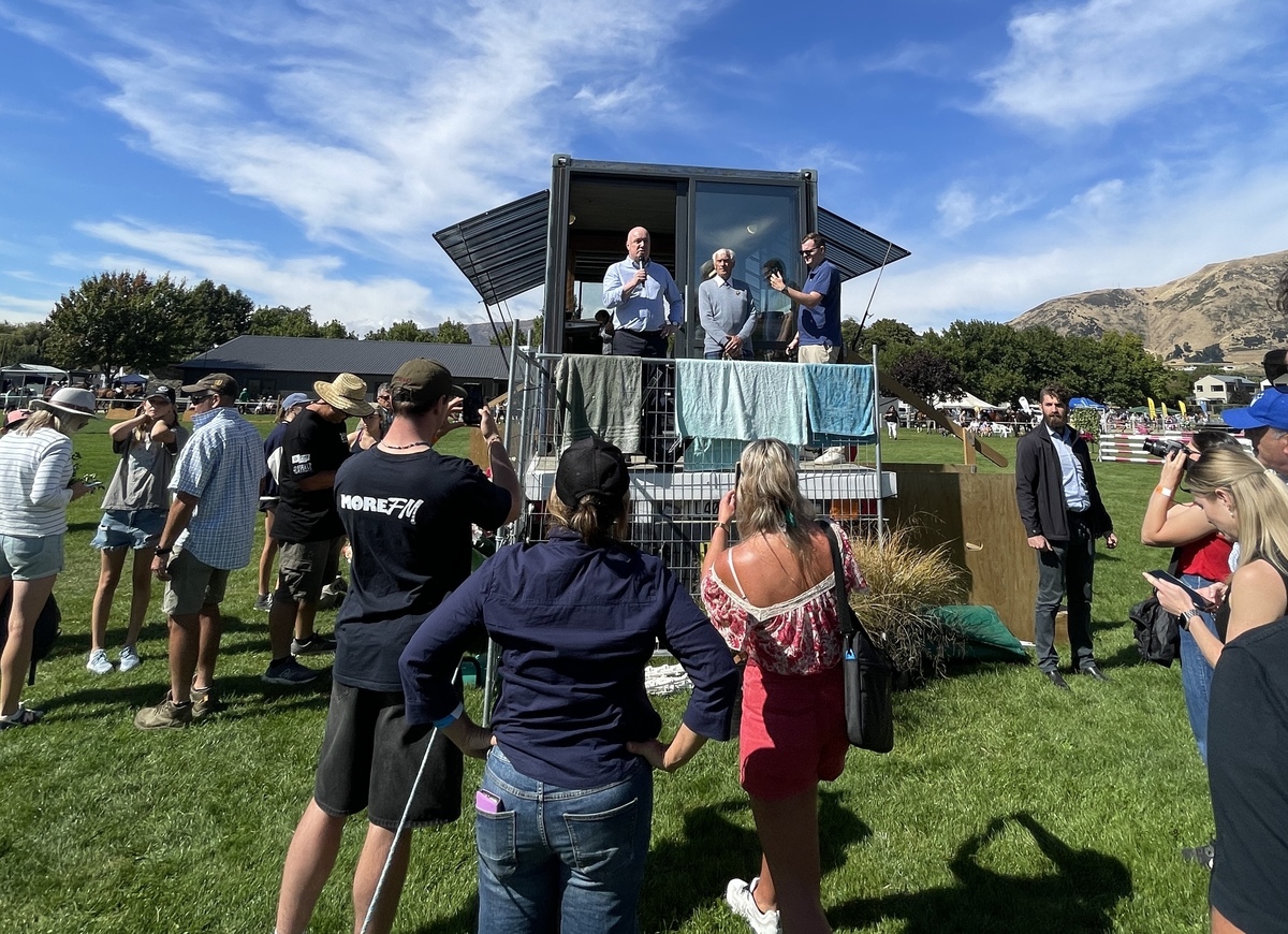 PM Christopher Luxon opens Wānaka A&P Show 2025, praising farmers and produce 