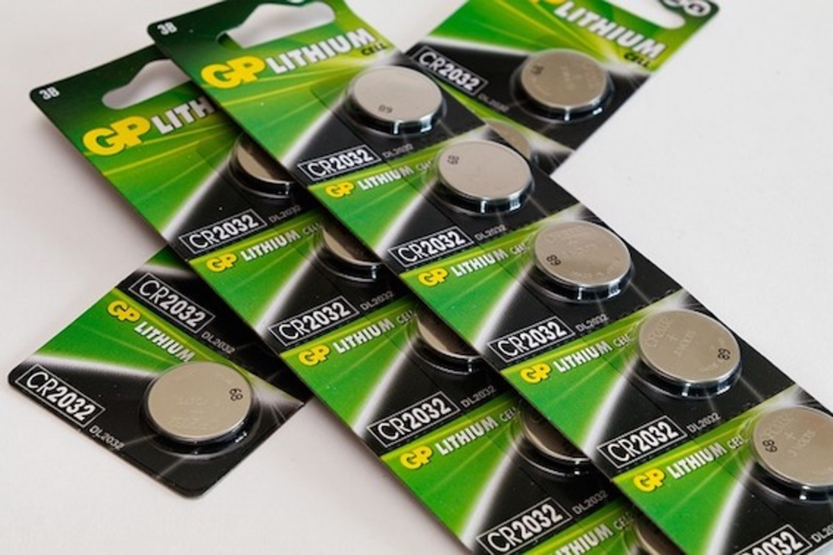 Urgent warning on button batteries
