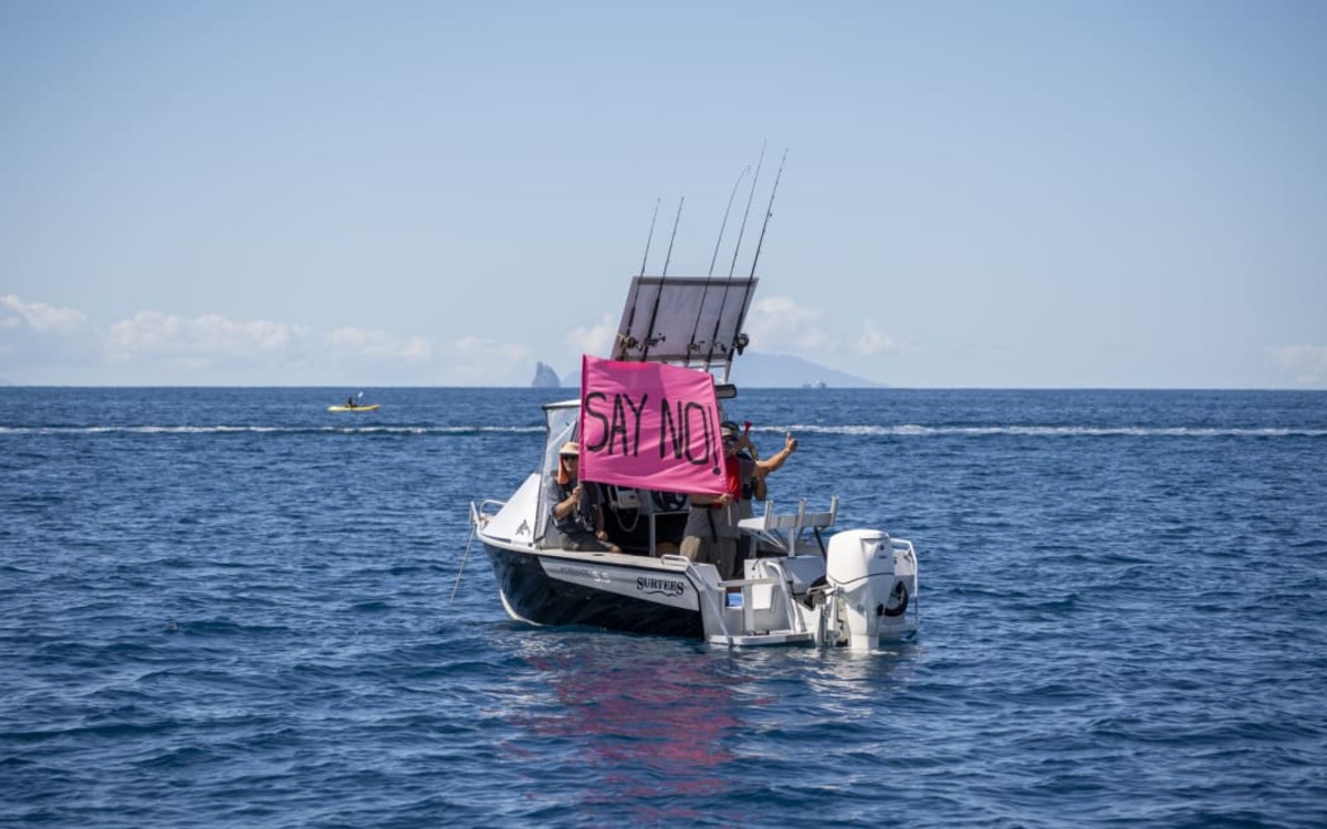 Hundreds in Northland protest fast-tracked sand mining operation