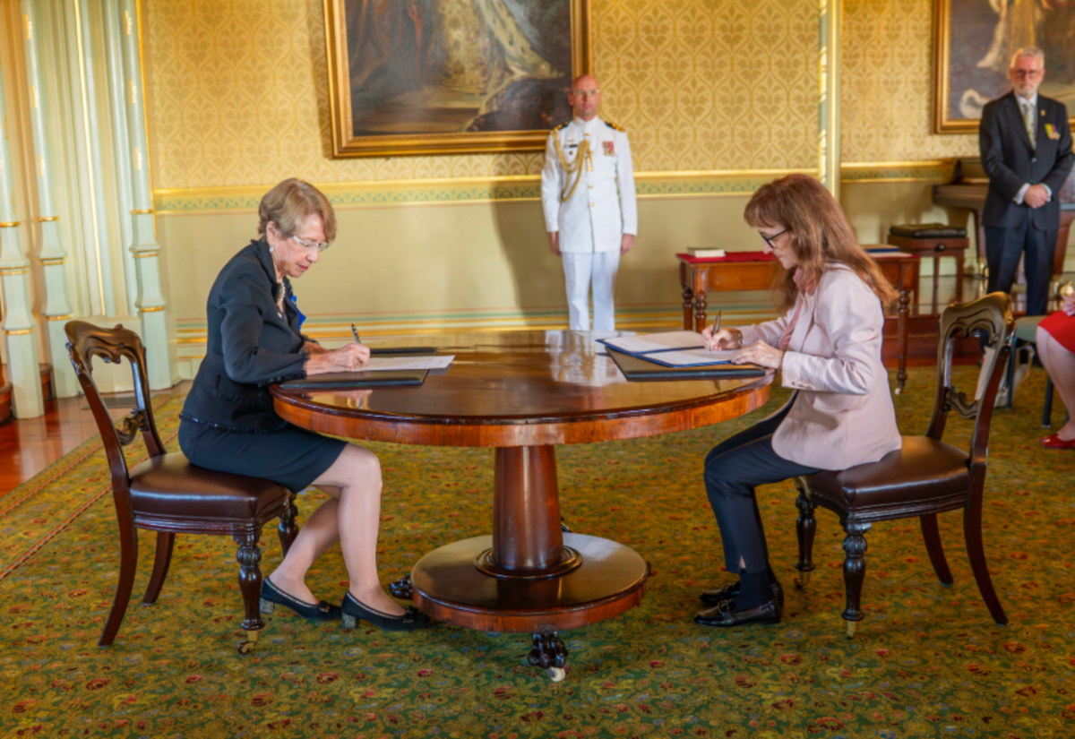 Premier Minns praises Janelle Saffin following swearing in to new ministerial roles