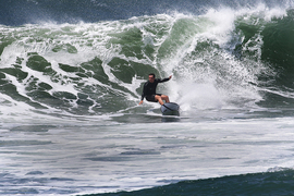Council warns beachgovers over Boneyard algal bloom 