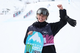 Zoi Sadowski-Synnott crowned 2025 Snowboard Slopestyle World Champion