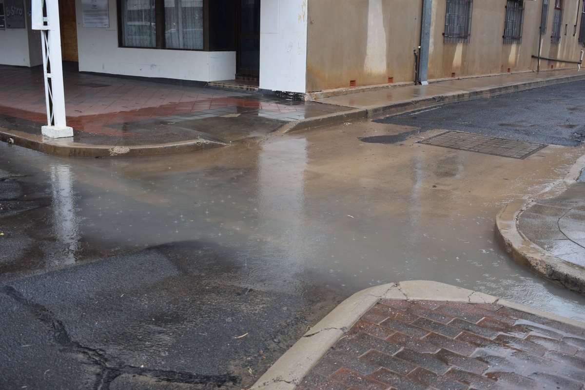 Heavy rain starts off weekend 
