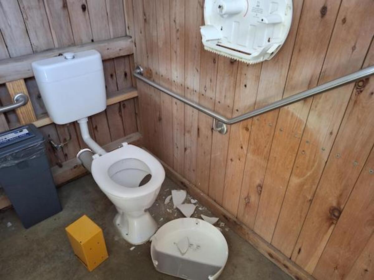 Vandals attack across KI