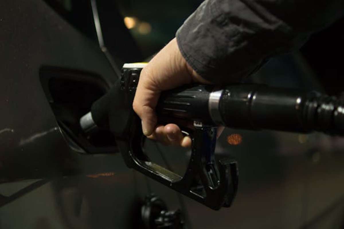NRMA encourages drivers to fill up while prices are low 