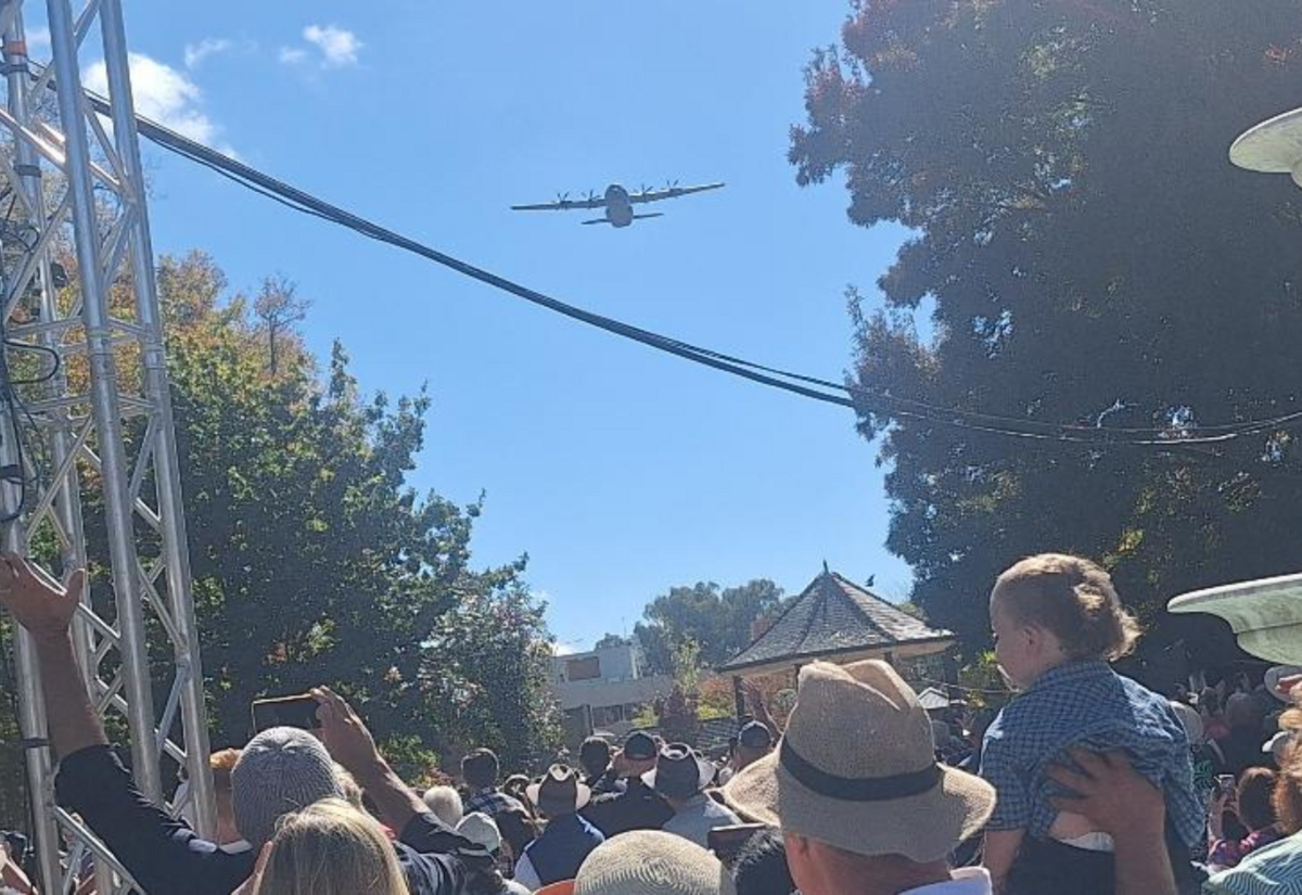 Western plains aviator lights up ANZAC Day skies