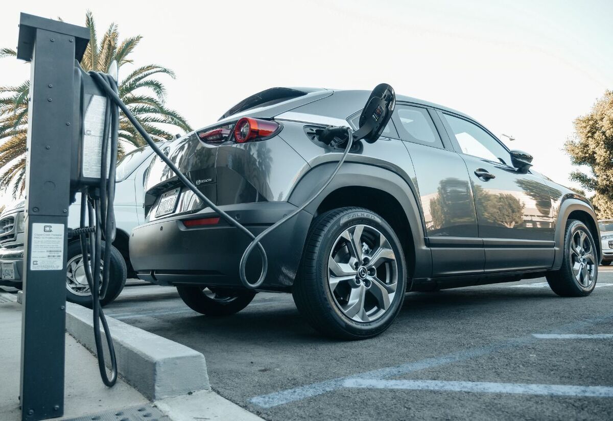 Govt Boosts EV Charger Rollout