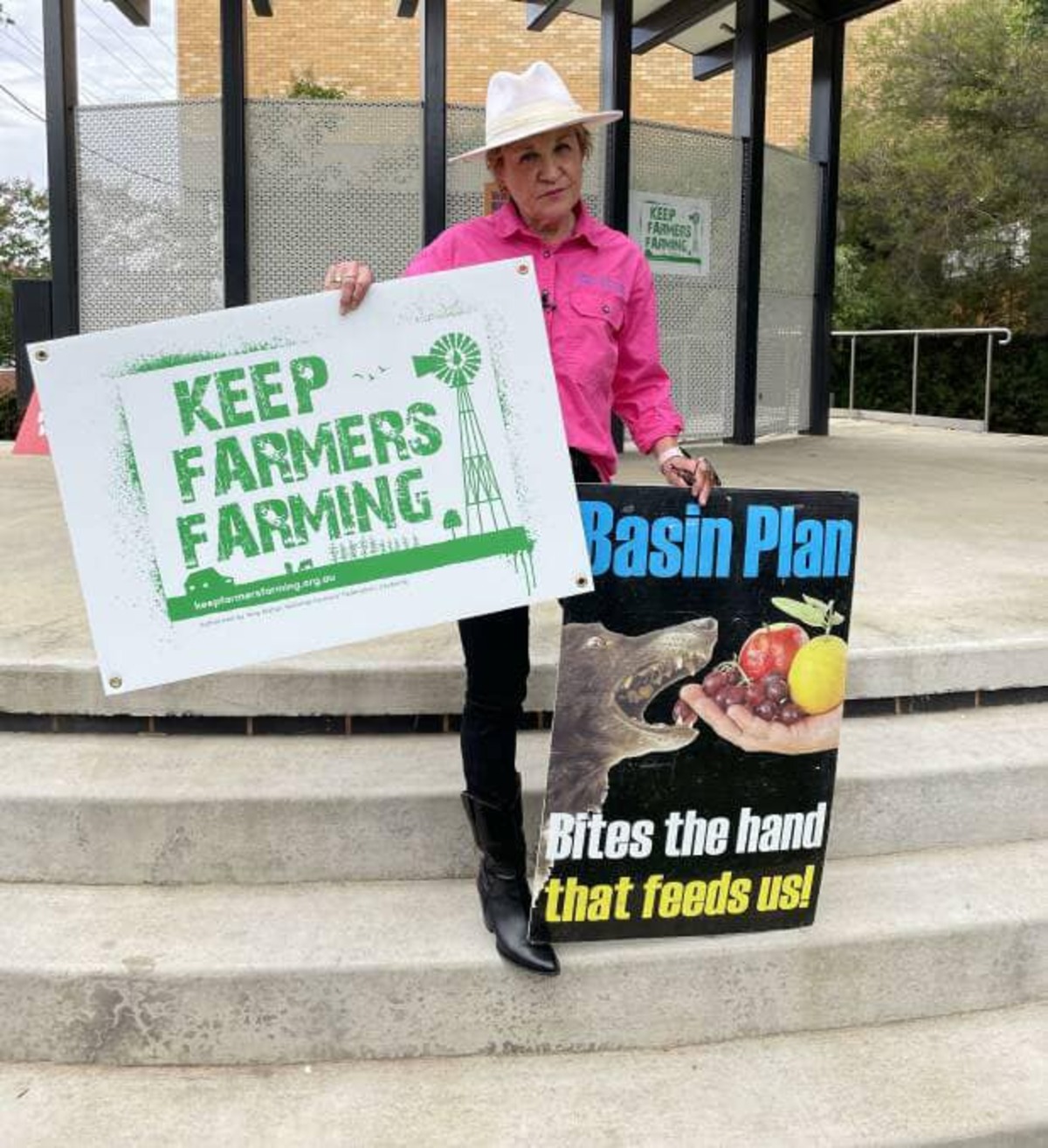 Helen Dalton MP demands Farrer candidates come clean on water policy