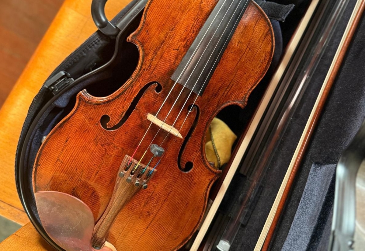 400-year-old viola plays in Warren
