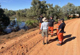 Wilcannia on high alert, flooding continues around Bourke