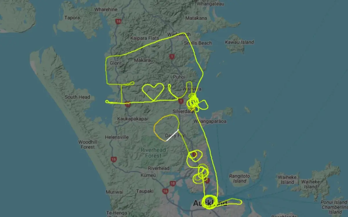 Pilot's flight path reveals sweet message