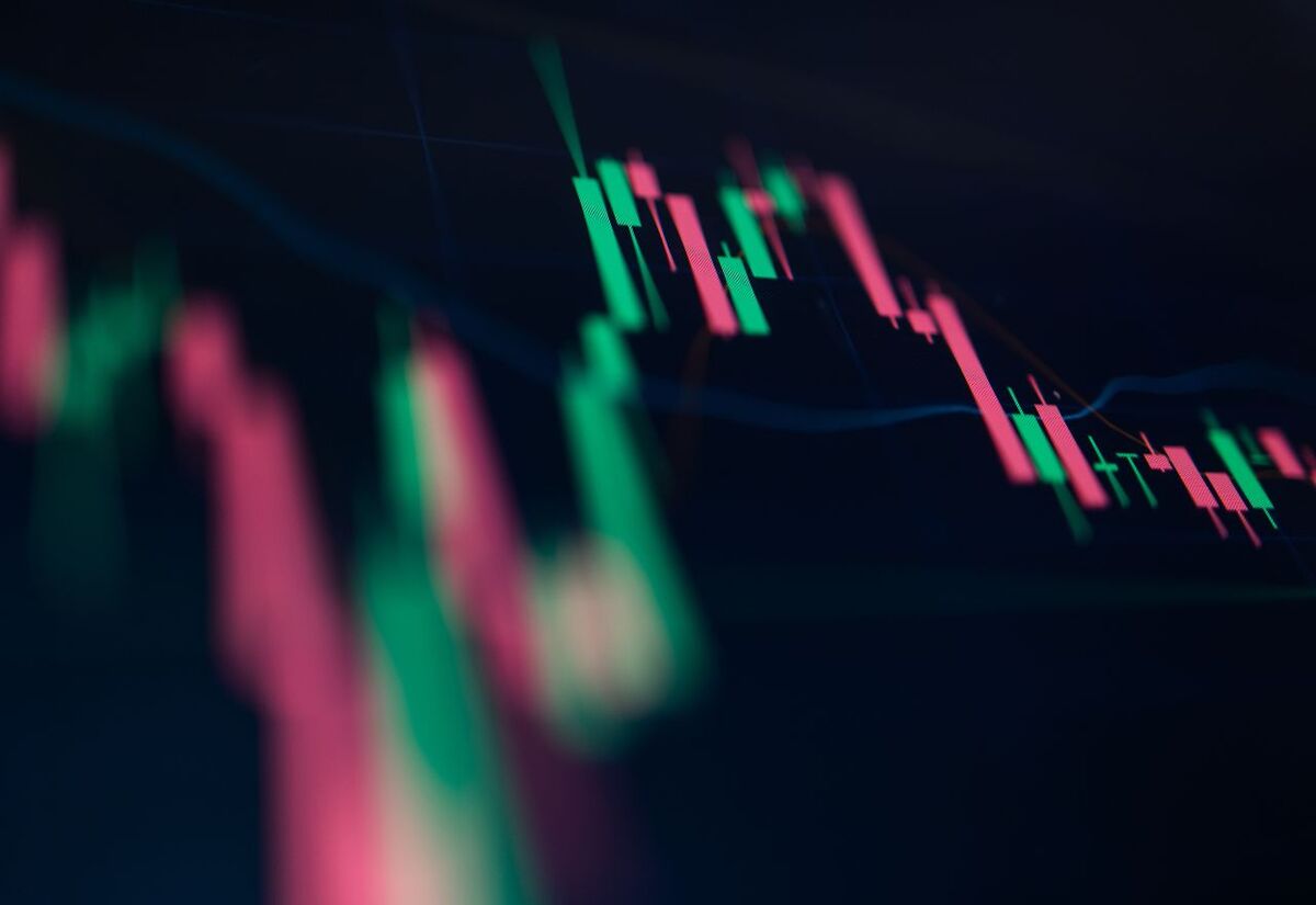 Wages Rise, Unemployment Holds Steady
