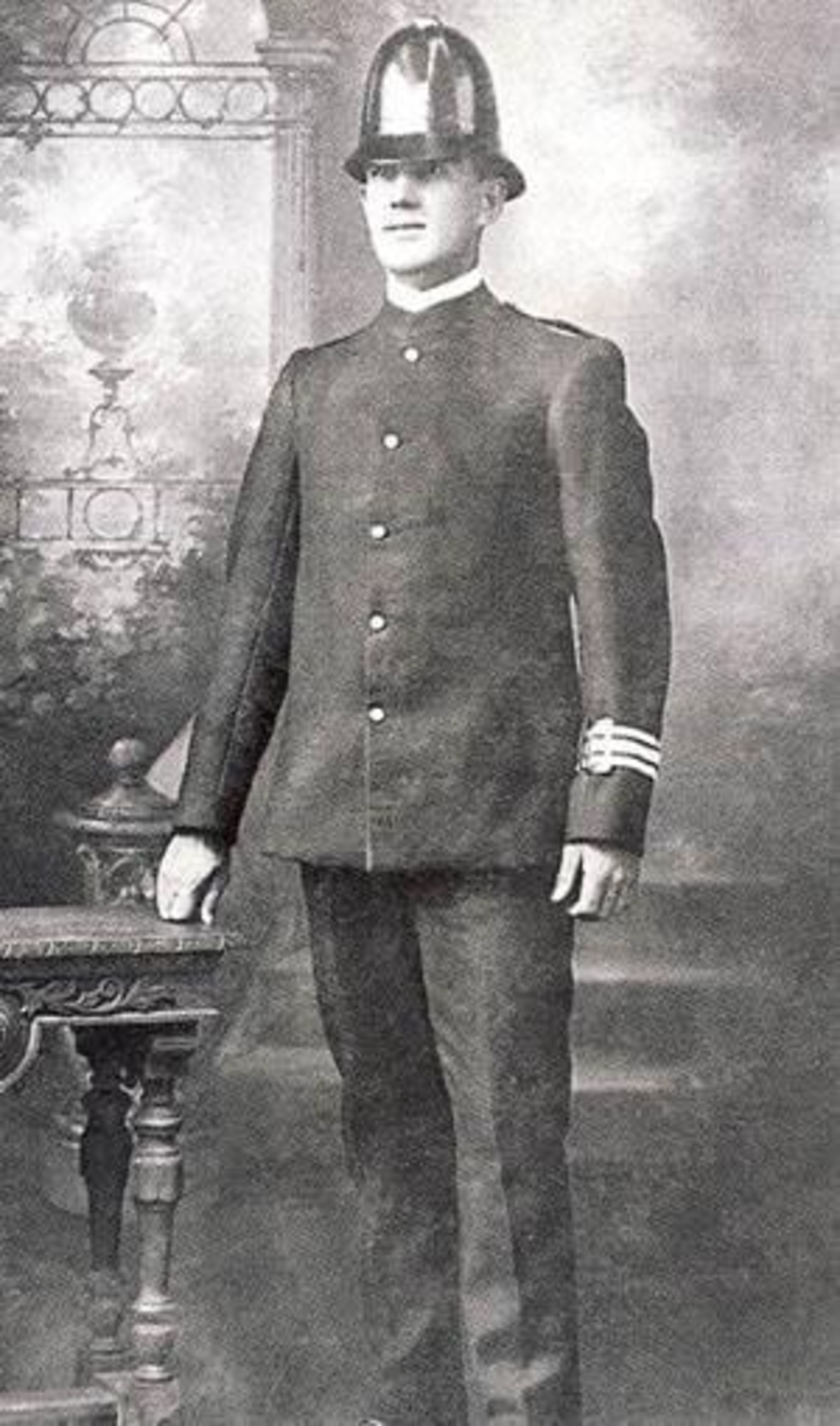 1923 police strike and riots in Melbourne: The officer at the centre of it all moved to Hay