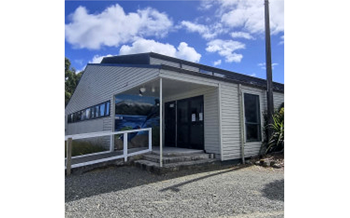 Asbestos closes Manapouri Hall