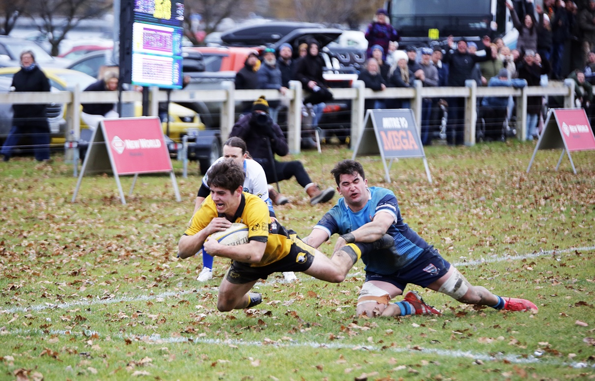 Rams hold firm to finish top
