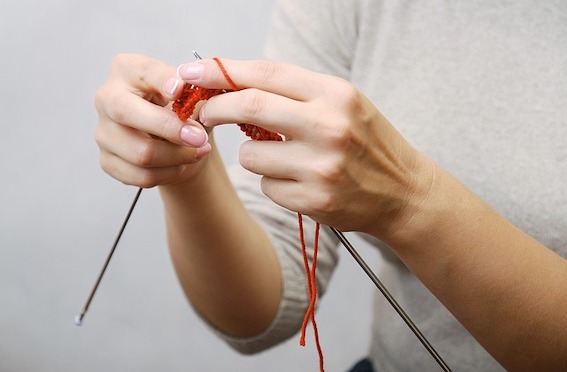 Knitting workshops for young beginners