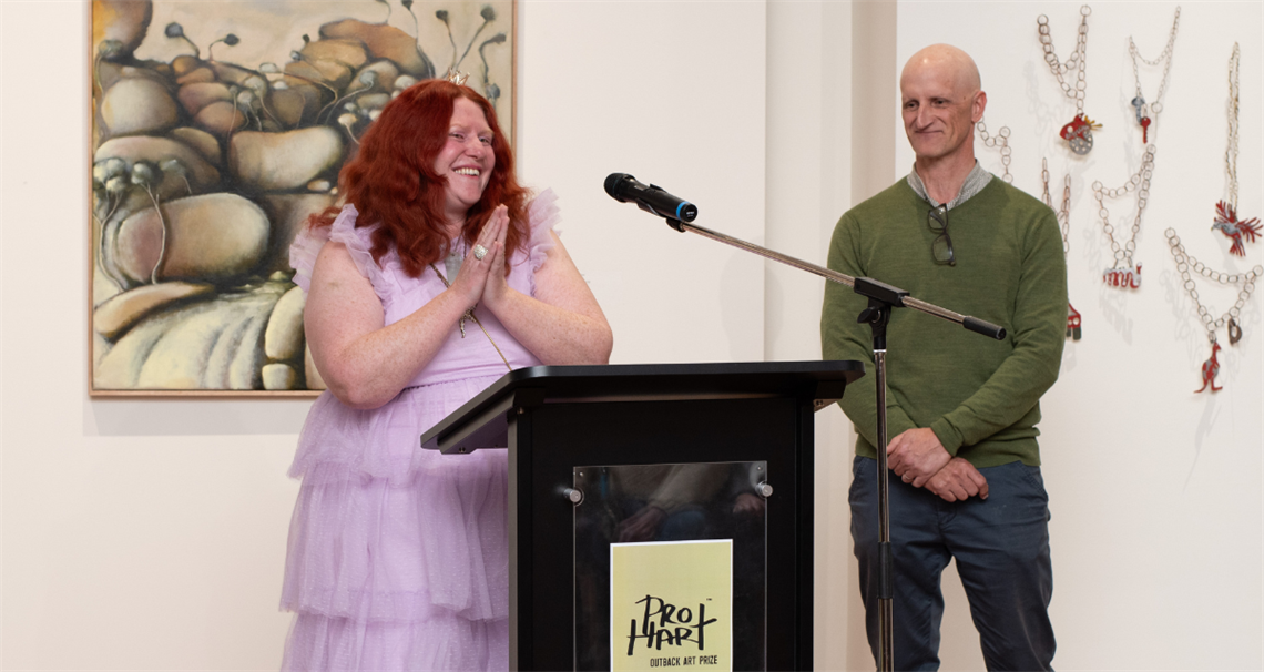 Broken Hill artist takes top honours at Pro Hart Outback Art Prize