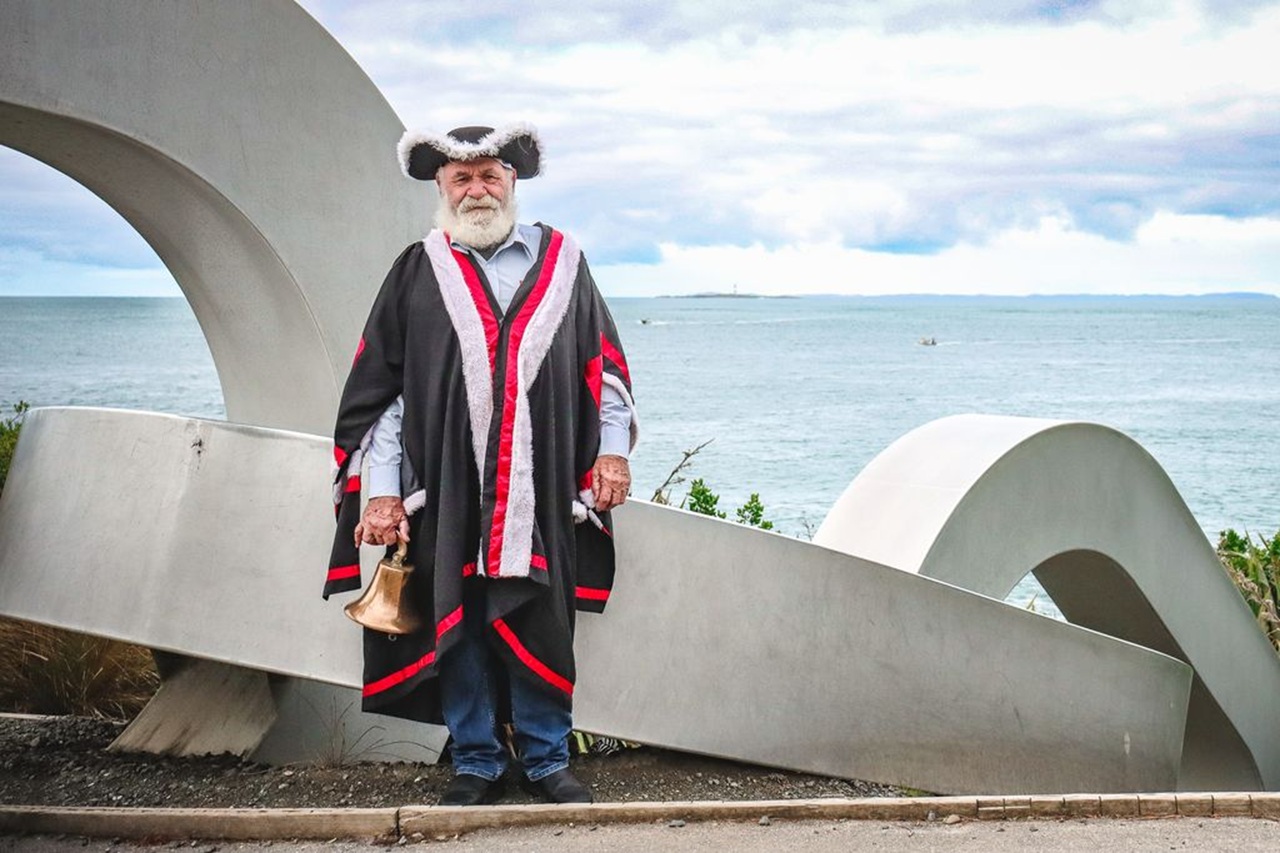 Bluff finds it's new Town Crier