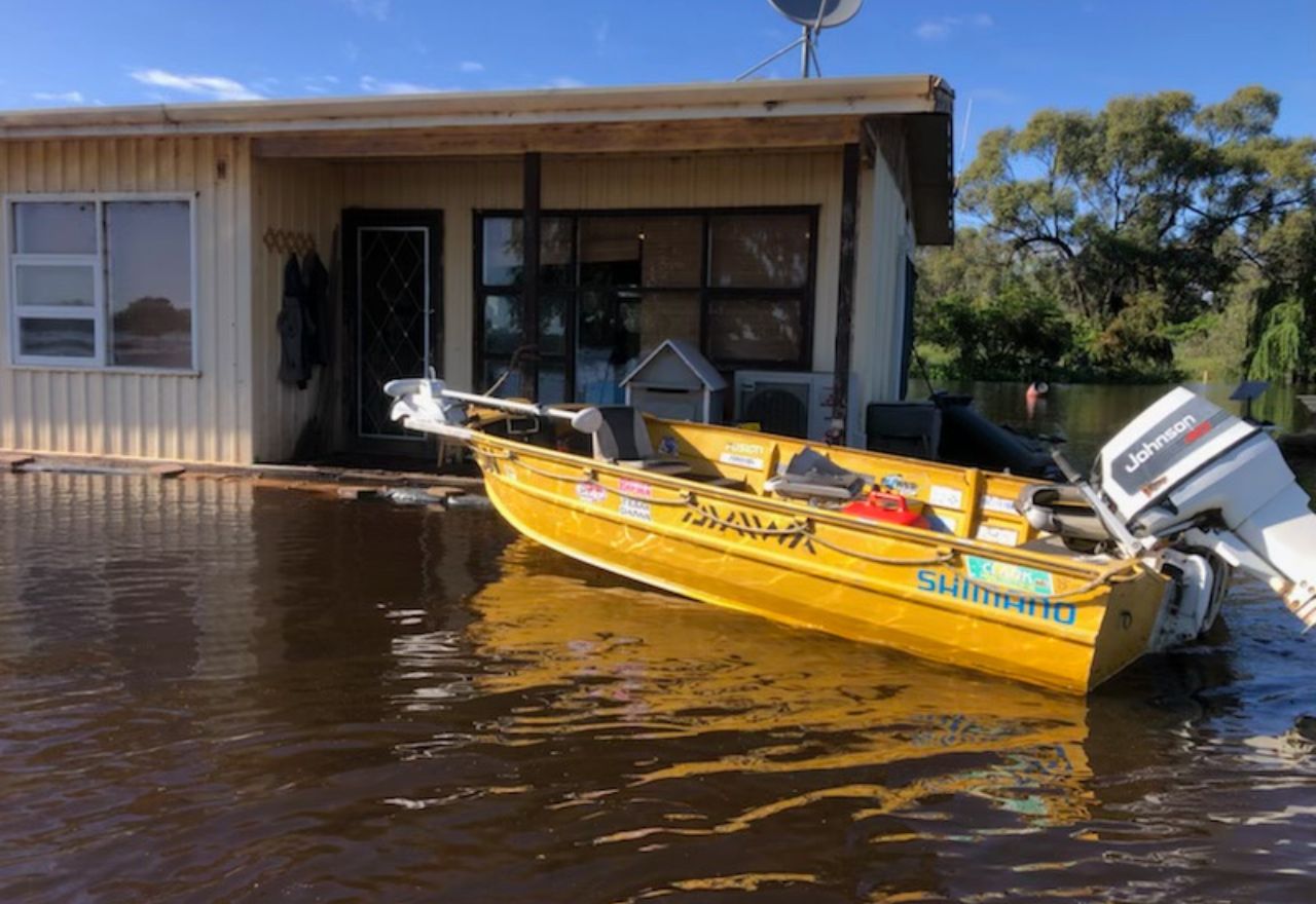 Lachlan mayor says flood-affect residents need to get face-to-face with Reconstruction Authority