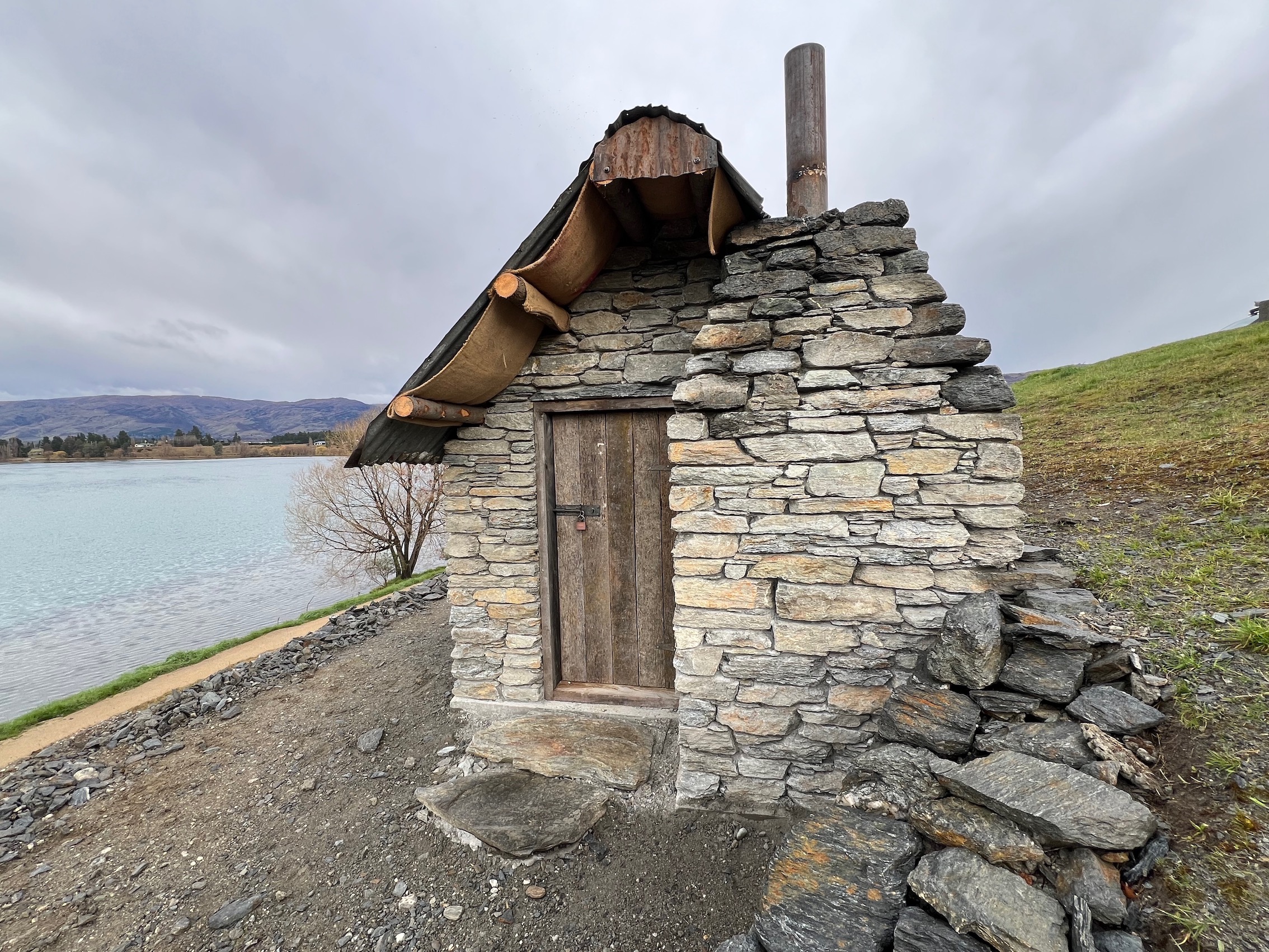 Replica stone hut start of Cromwell Chinese heritage project 