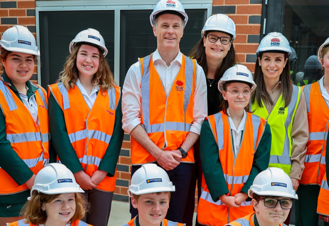 Big guns dusted off for by-election campaign finale