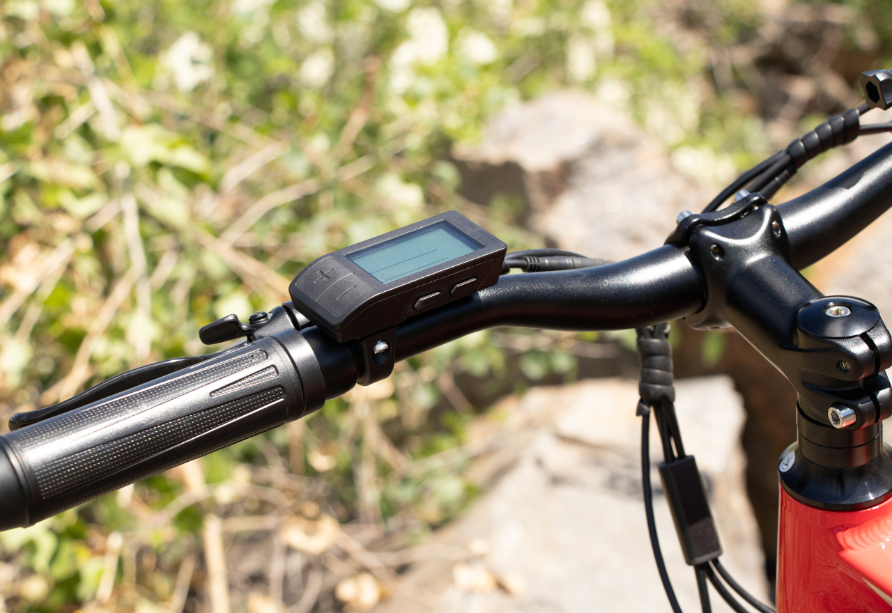 Byron mayor says "Cheer up, chill out and slow down on your e-bike"