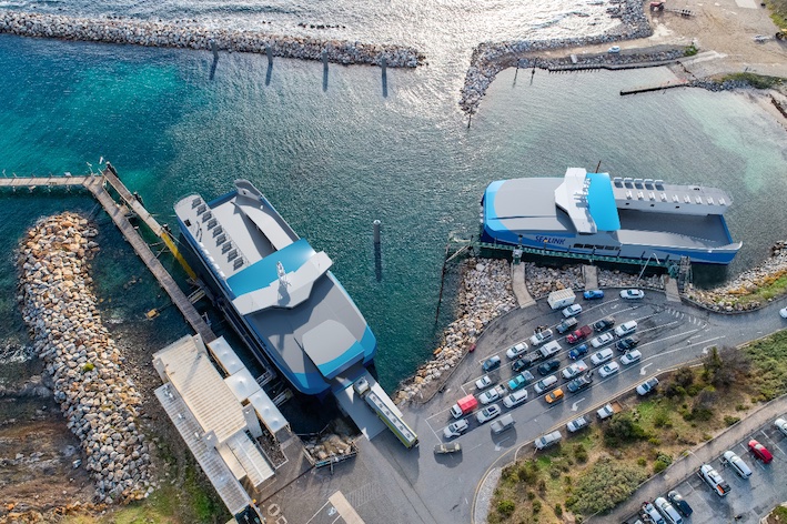 Ports ready but new KI ferries delayed