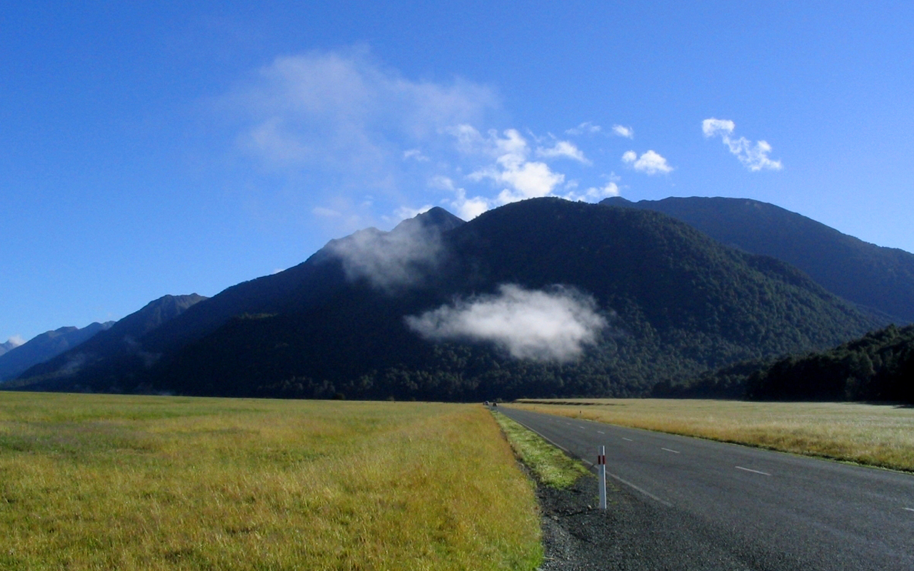 Milford Road and Avalanche Status